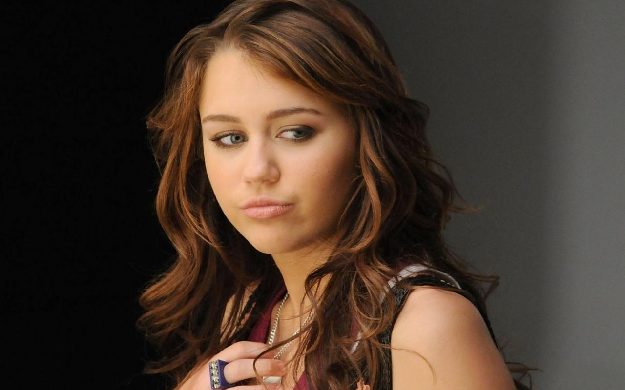 Hannah Montana en guest dans Sex and the City 2 - CinéSérie