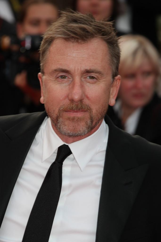 Tim Roth dans la peau de Sepp Blatter - CinéSérie