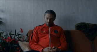 Violence en réunion : Vincent Cassel hante une banlieue habillé en burqa