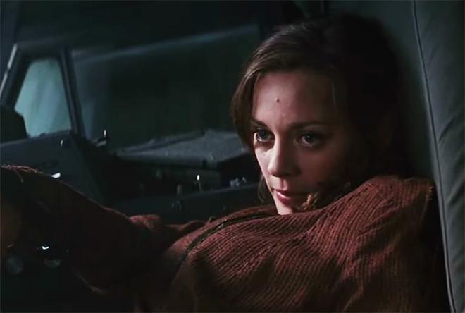 Marion Cotillard se confie (enfin) sur sa mort controversée dans « The Dark Knight Rises »