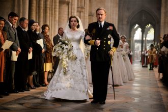 The Crown : la série qui nous donne 3 raisons de ne pas vouloir être Reine !