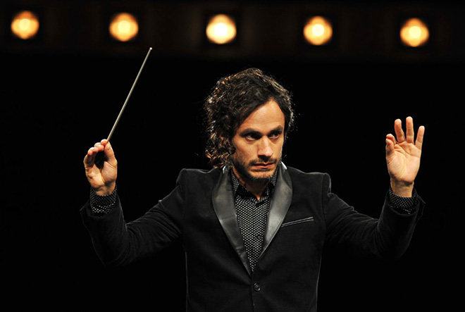 « Mozart in the Jungle » et « Red Oaks » : Amazon renouvelle les deux séries