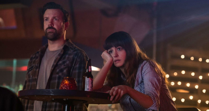 Anne Hataway contrôle un monstre géant dans la bande-annonce de Colossal