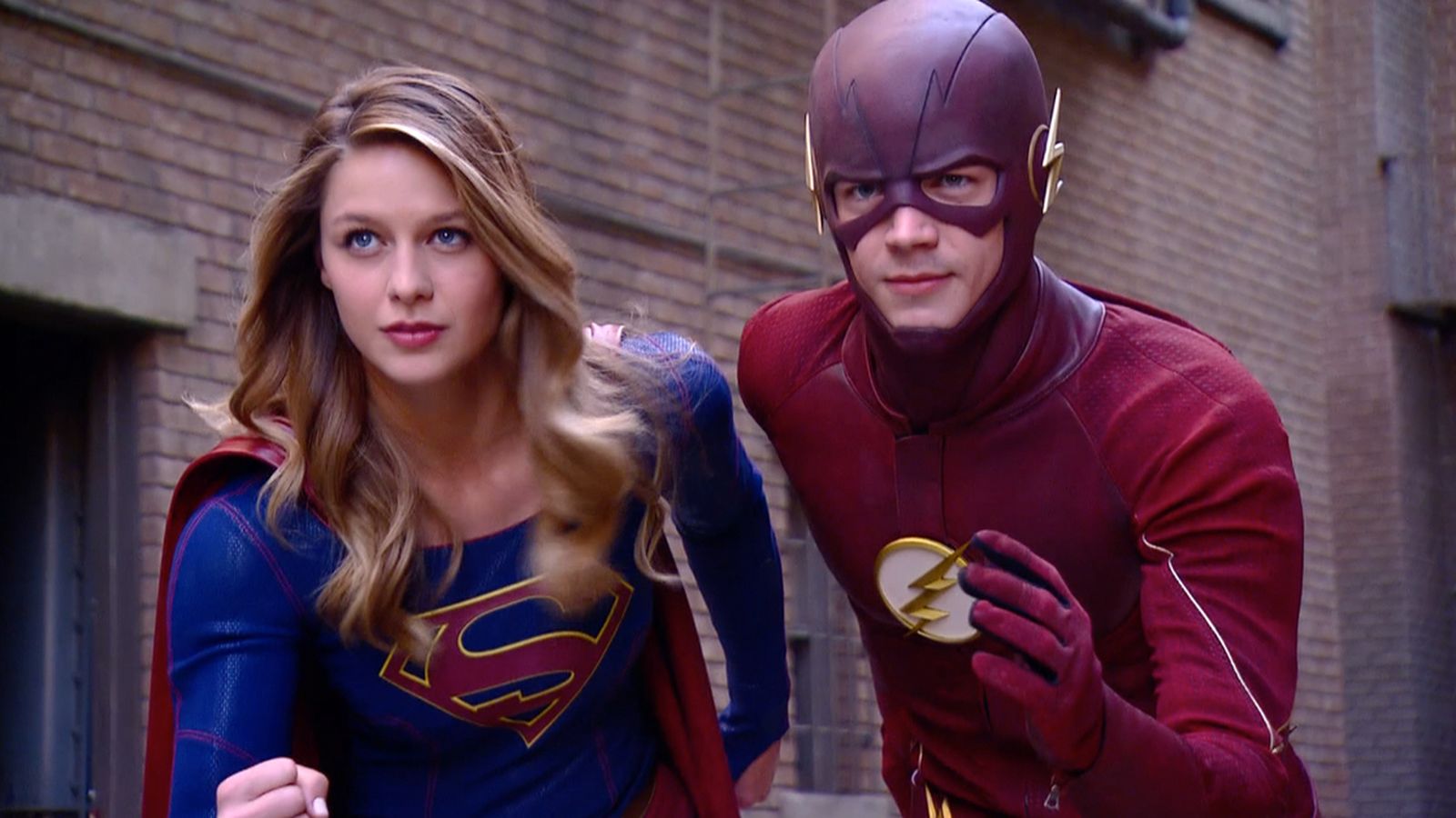 Flash/Supergirl : Le crossover accueille Darren Criss comme grand méchant