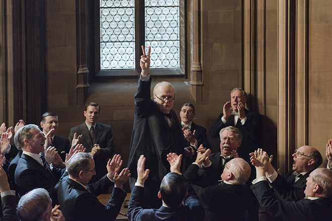 Nouvelle bande-annonce pour Les heures sombres de Joe Wright.