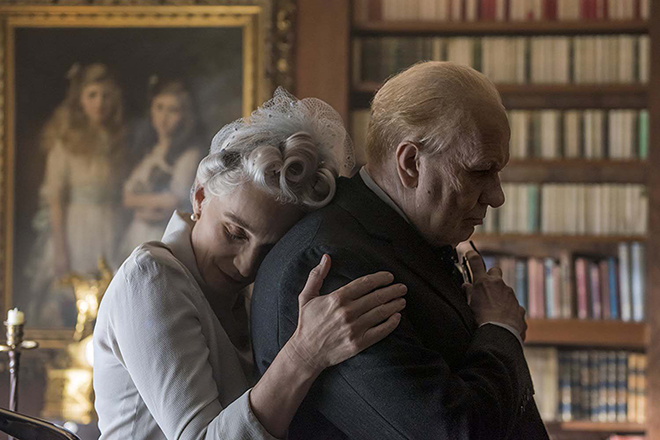 Critique des Heures sombres dans lequel Gary Oldman interprète Winston Churchill.