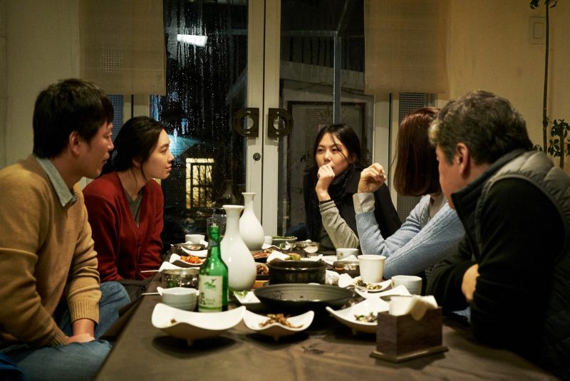Seule sur la plage la nuit de Hong Sang-soo Seule sur la plage la nuit de Hong Sang-soo