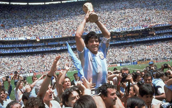 Une série sur Prime Video retrace la vie controversée de Diego Maradona -  L'Équipe