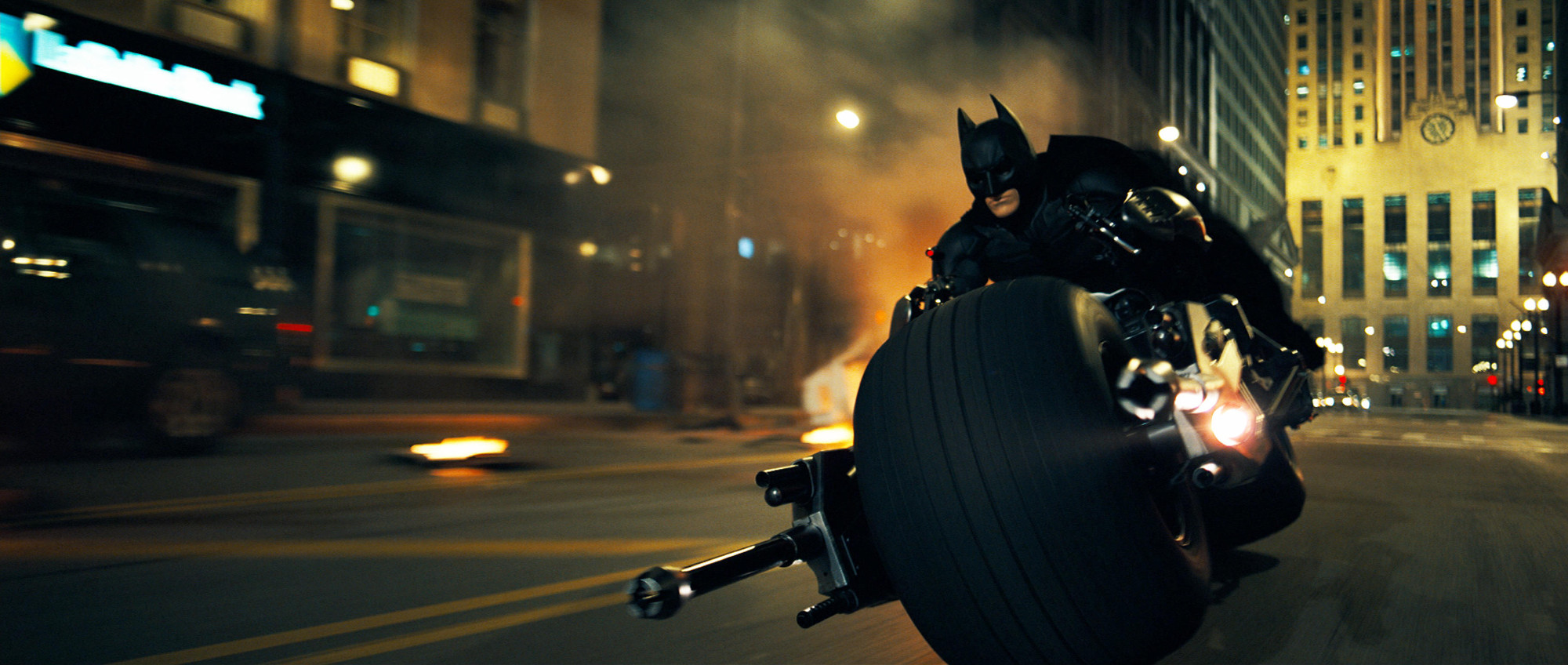 The Dark Knight : 10 ans après, que reste-t-il des super-héros ?