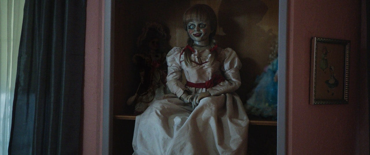 Annabelle 3: La poupée revient chez elle dans cette première image -  Annabelle La Maison du Mal (actualité)