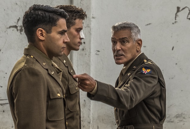Catch-22 : premières images de la série Hulu avec George Clooney