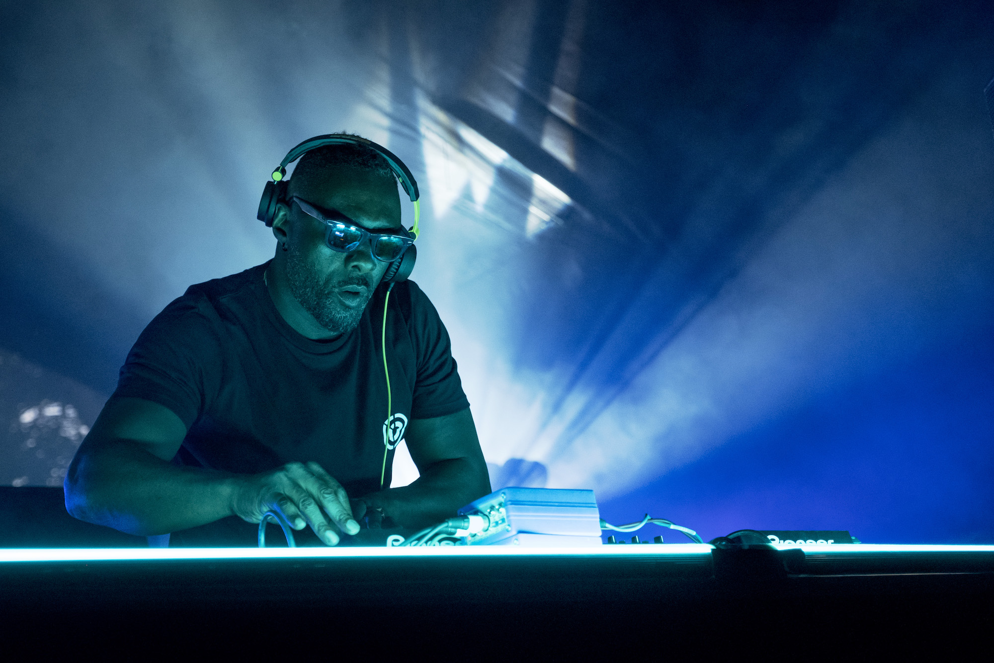Turn Up Charlie : Idris Elba incarnera le personnage principal de cette nouvelle série Netflix.