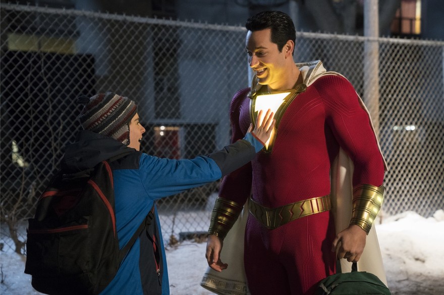 Critique Shazam ! : un personnage rafraîchissant qui permet au DCEU de respirer à nouveau