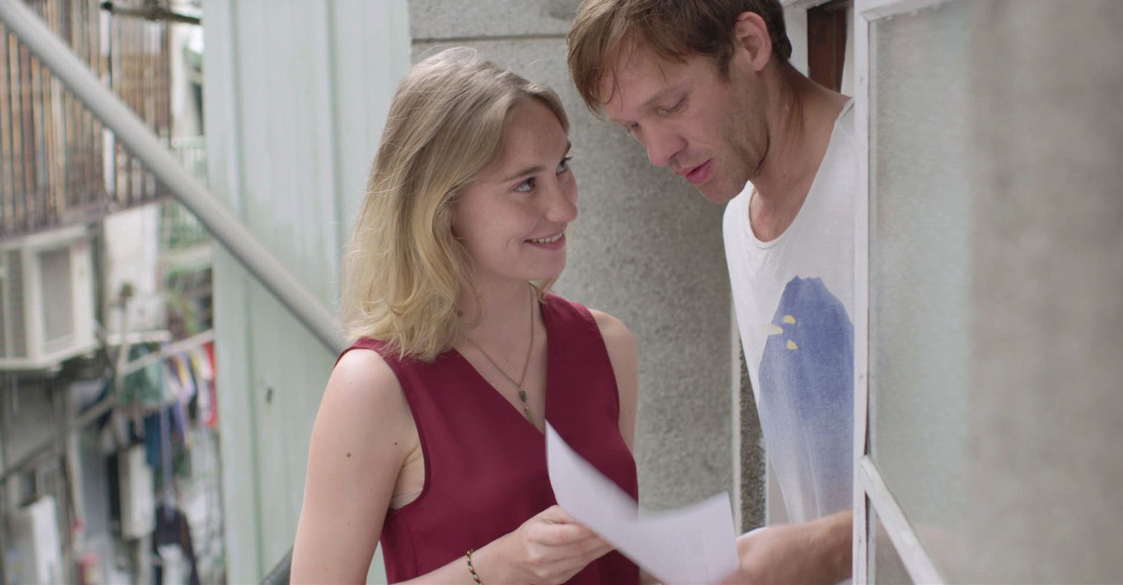 Critique L'Autre continent : le miracle de l'amour