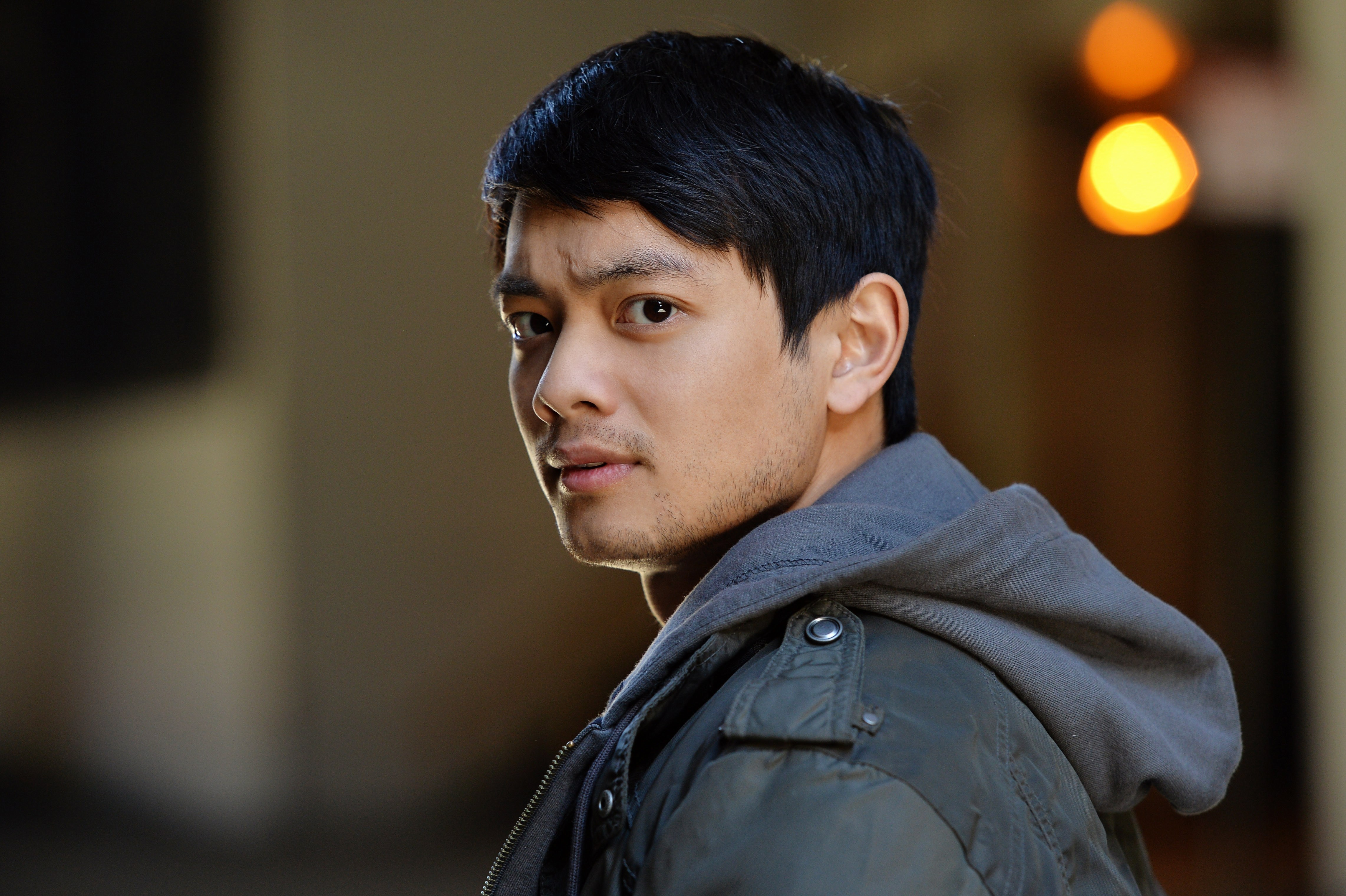Osric Chau sera Atom dans le crossover du Arrowverse Osric Chau sera Atom dans le crossover du Arrowverse