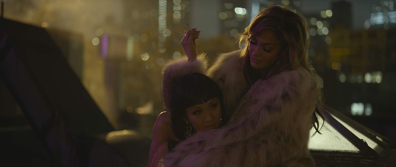 "Queens" : Critique du film de Lorene Scafaria avec Constance Wu et Jennifer Lopez.