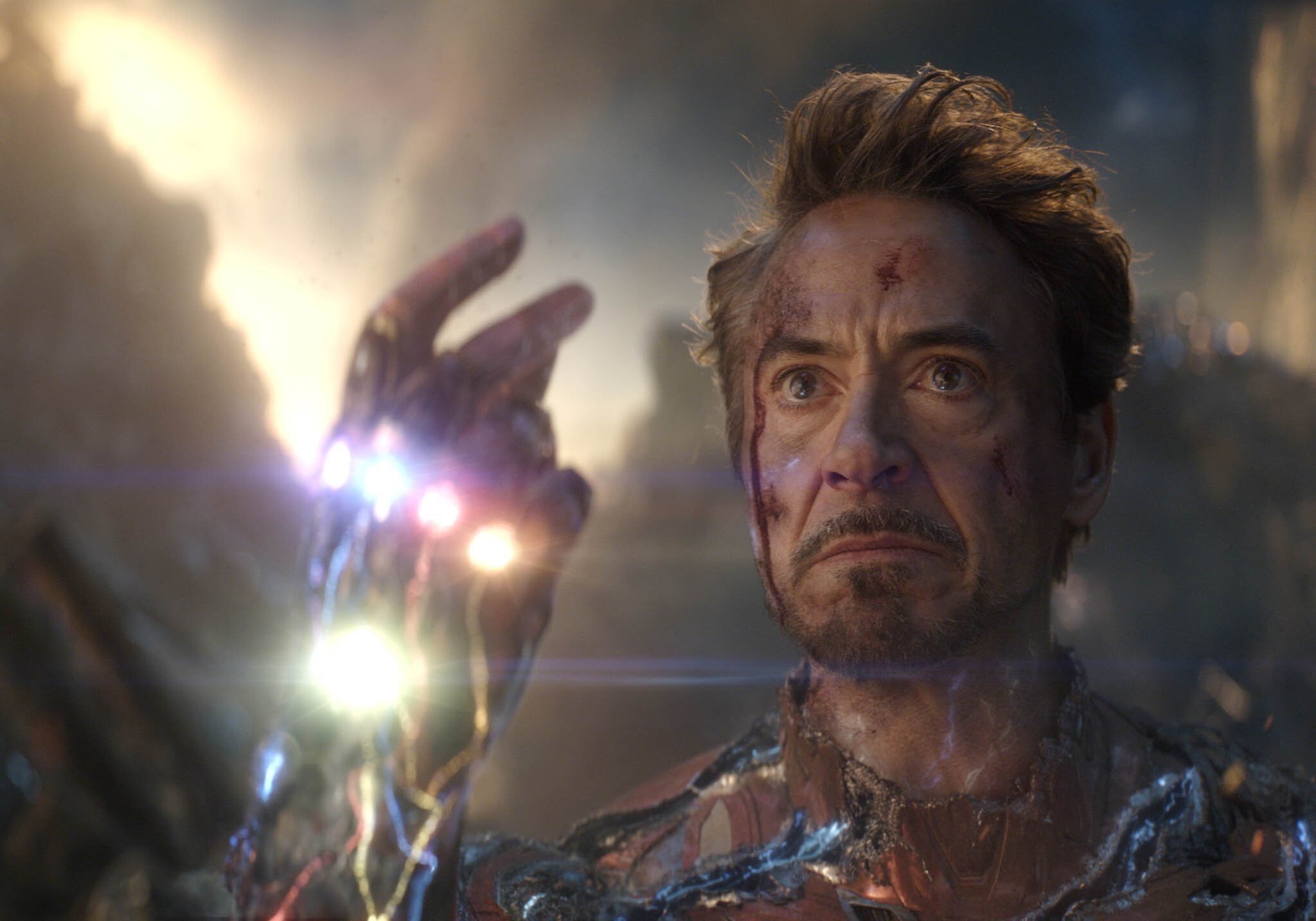 Avengers Endgame : la mort de Iron Man devait être bien plus horrible Avengers Endgame : la mort de Iron Man devait être bien plus horrible