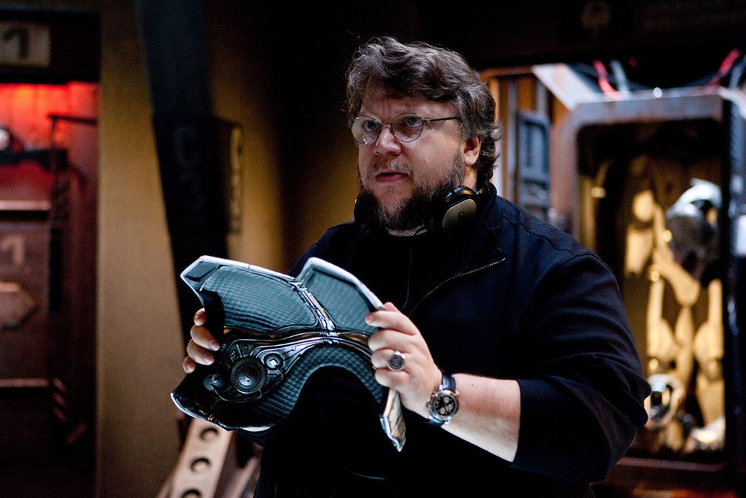 Pacific Rim lundi 9 mars sur TMC : un tournage éreintant pour Guillermo del Toro Pacific Rim lundi 9 mars sur TMC : un tournage éreintant pour Guillermo del Toro