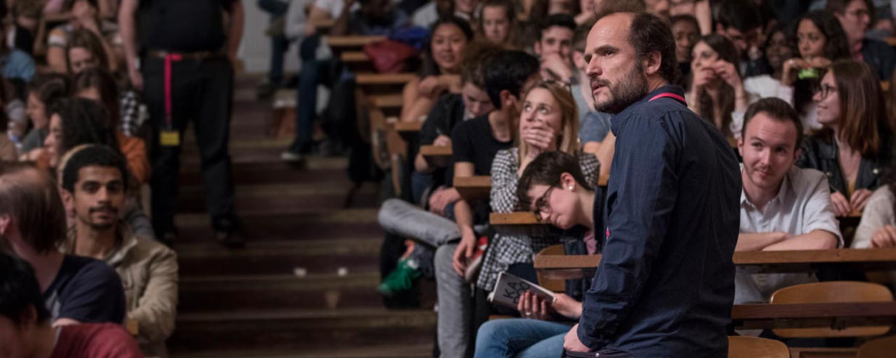Le réalisateur Thomas Lilti (Hippocrate) reprend du service pour lutter contre l'épidémie