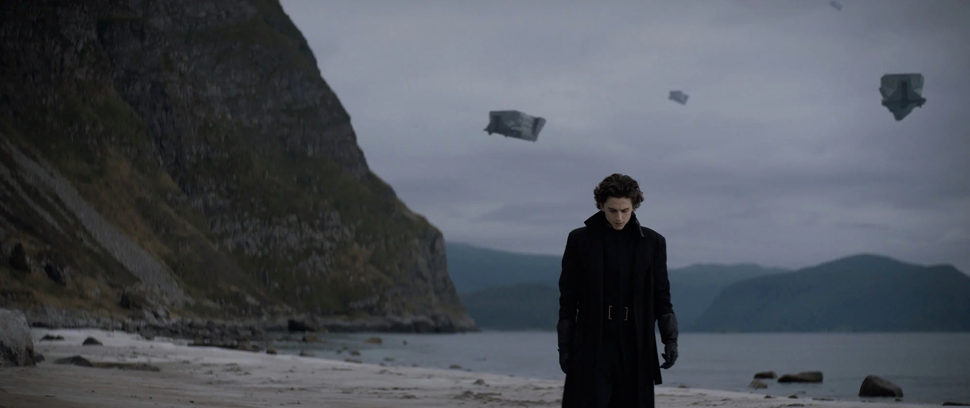 Dune : Warner dévoile la toute première image de l'adaptation de Denis Villeneuve Dune : Warner dévoile la toute première image de l'adaptation de Denis Villeneuve