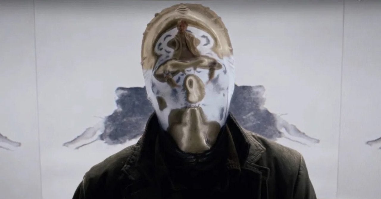Série Watchmen : Tim Blake Nelson a adoré jouer avec un masque Série Watchmen : Tim Blake Nelson a adoré jouer avec un masque