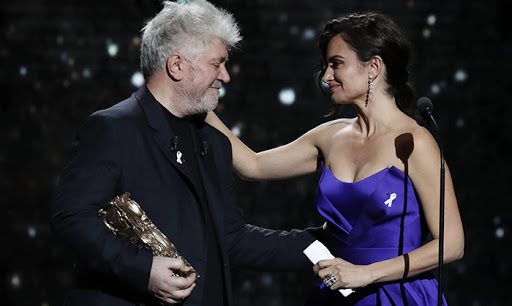 Pedro Almodovar retrouve Penelope Cruz pour son prochain film Pedro Almodovar retrouve Penelope Cruz pour son prochain film