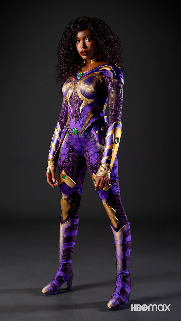 Titans saison 3 : Starfire dévoile son nouveau costume pour la série DC Titans saison 3 : Starfire dévoile son nouveau costume pour la série DC