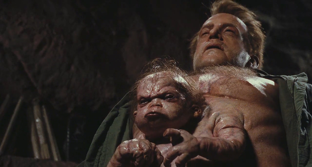 Total Recall : retour sur le film de Paul Verhoeven avec Arnold Schwarzenegger, adapté d'une nouvelle de Philip K. Dick.