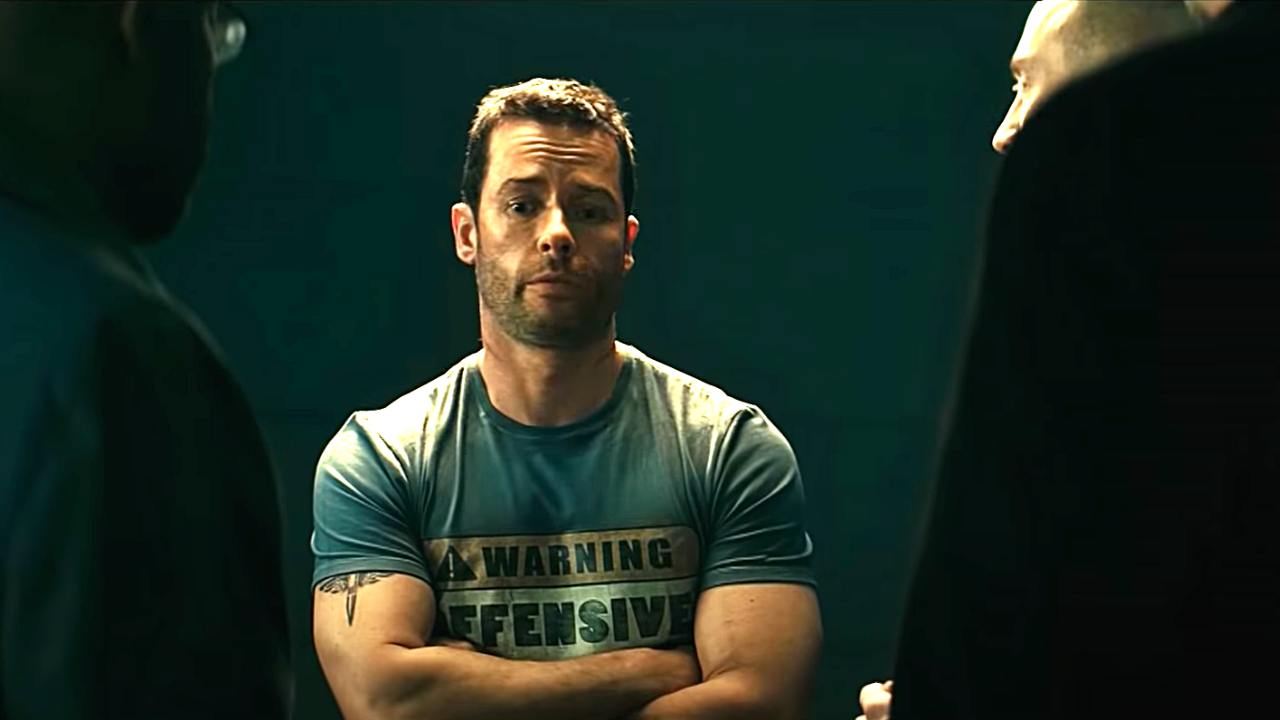 Snow (Guy Pearce) - Lock Out
