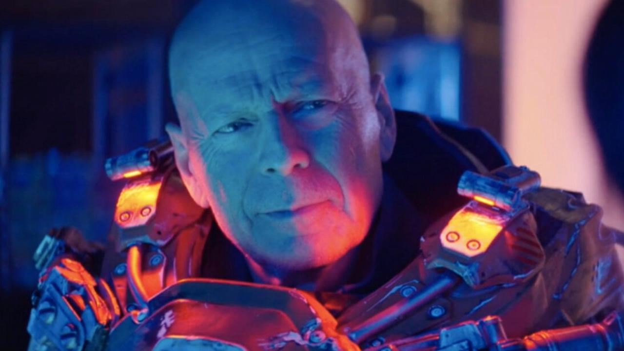 James Ford (Bruce Willis) - Cosmic Sin