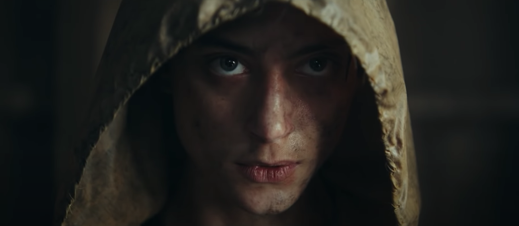 Blake (Nora Arnezeder) - The Colony