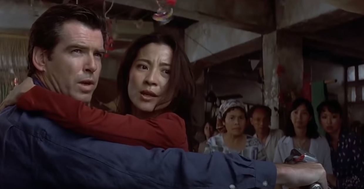 Pierce Brosnan et Michelle Yeoh - Demain ne meurt jamais ©MGM