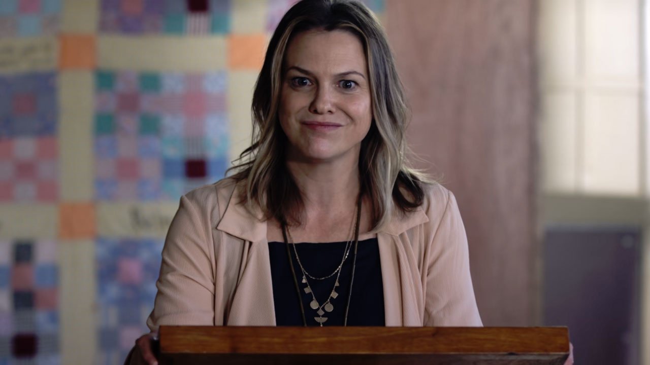 Shawn (Larisa Oleynik) - Trinkets