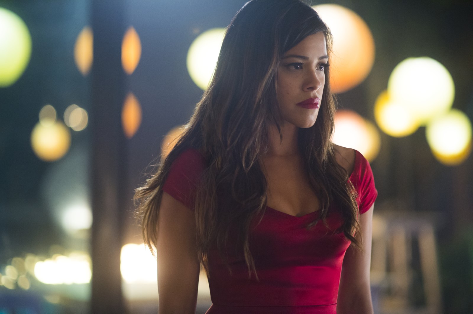Gloria Fuentes (Gina Rodriguez) - Miss Bala