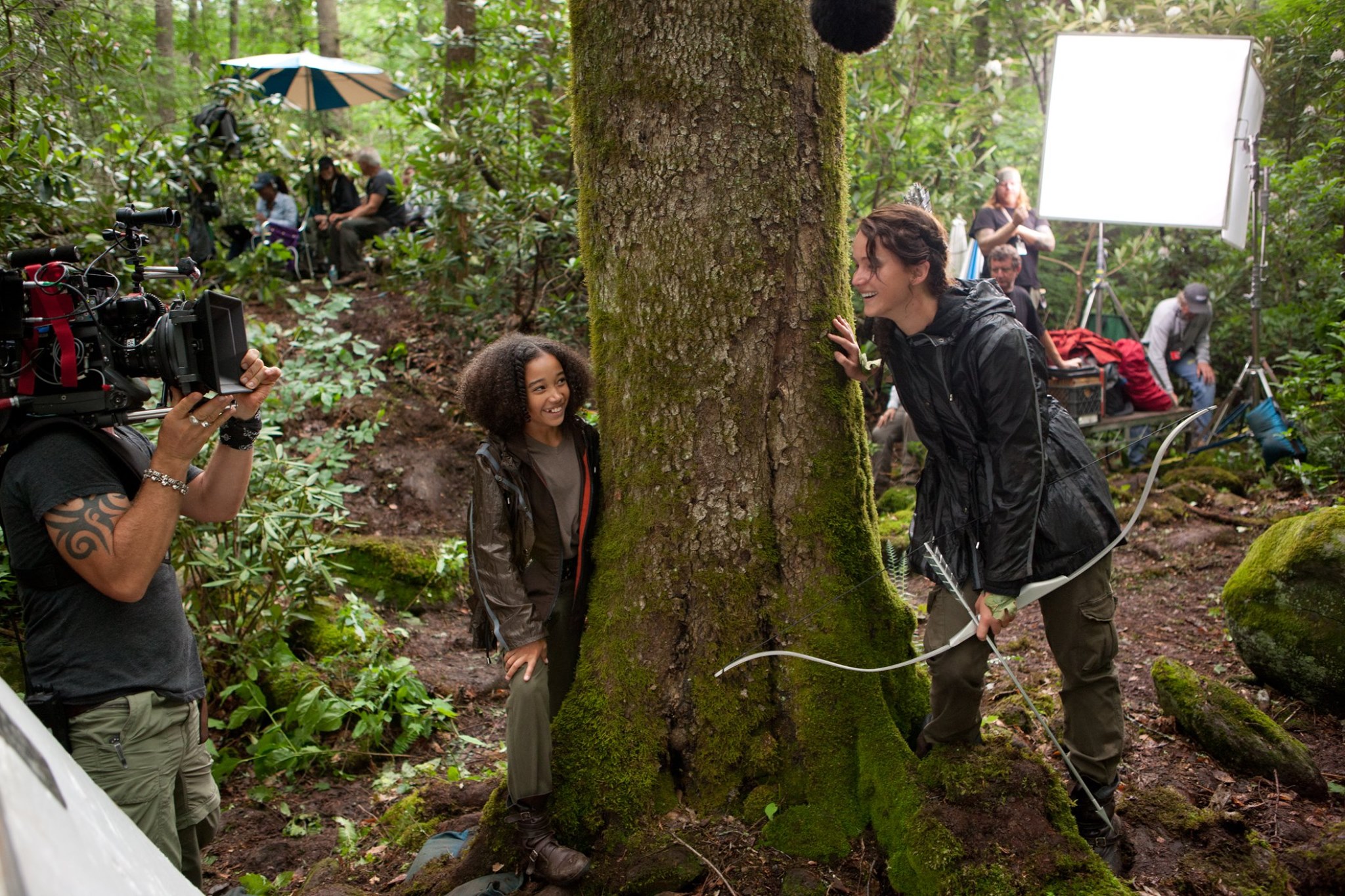 Jennifer Lawrence et Amandla Stenberg sur le tournage de Hunger Games