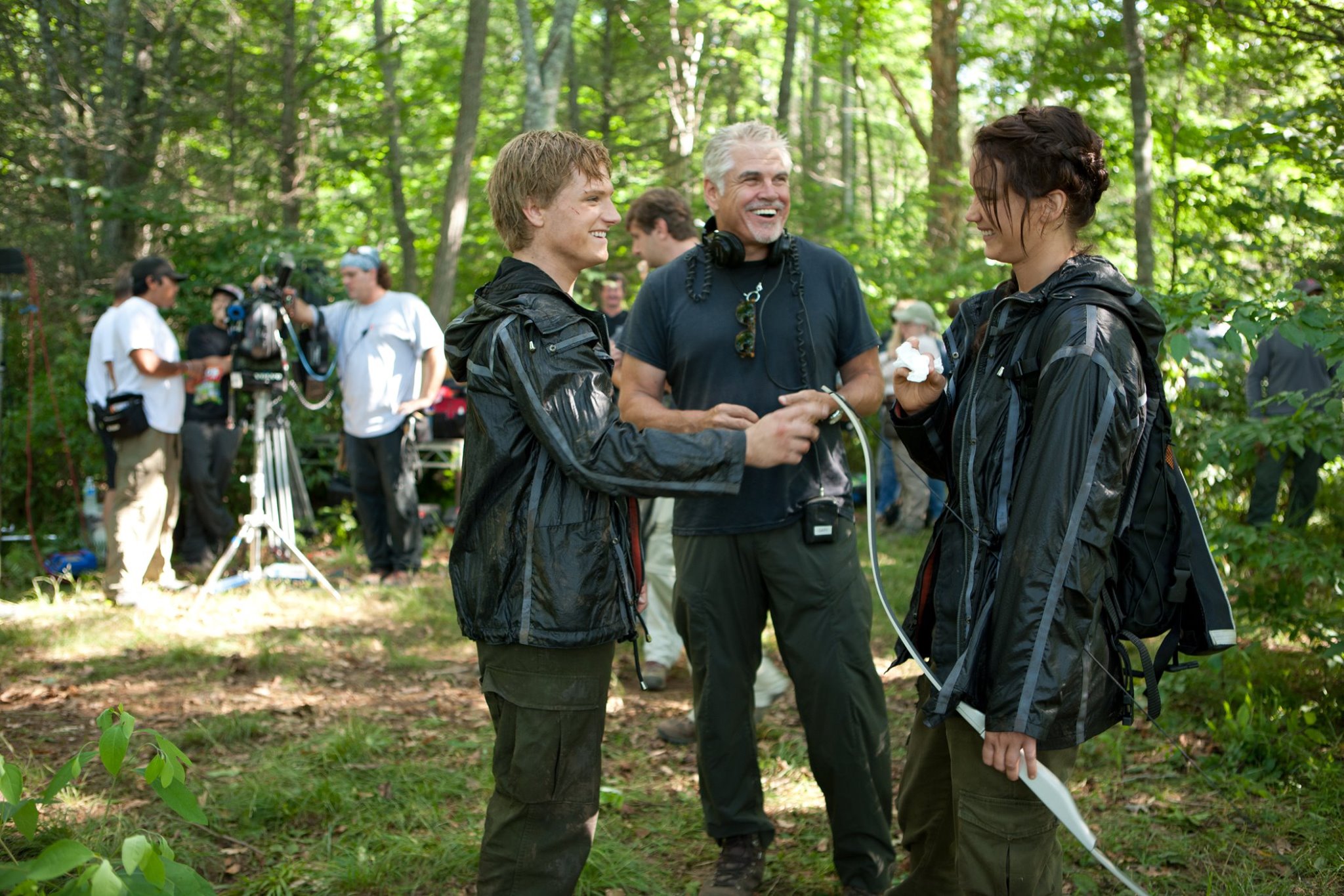Jennifer Lawrence et Josh Hutcherson sur le tournage de Hunger Games Jennifer Lawrence et Josh Hutcherson sur le tournage de Hunger Games
