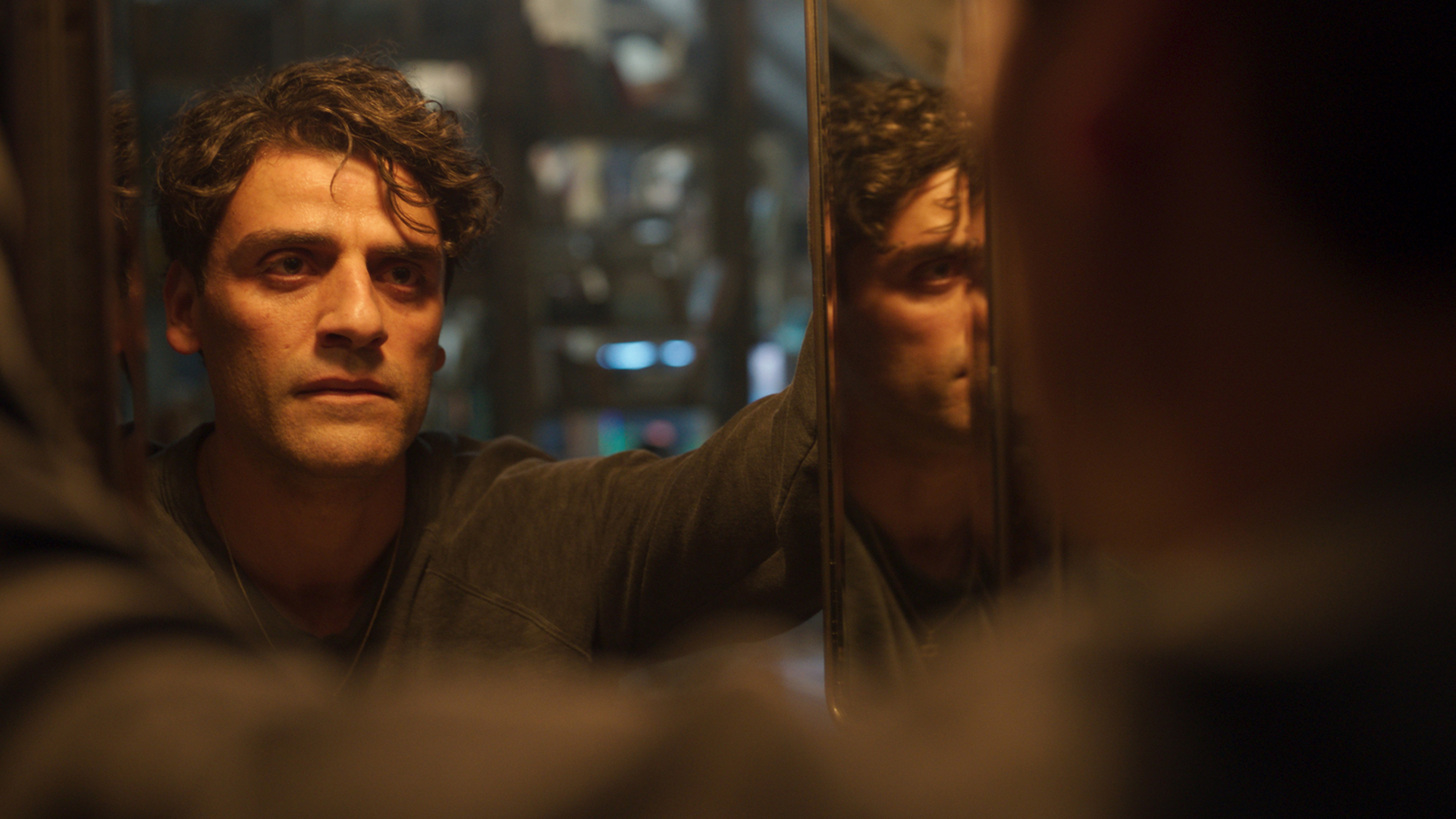 Steven Grant (Oscar Isaac) - Moon Knight