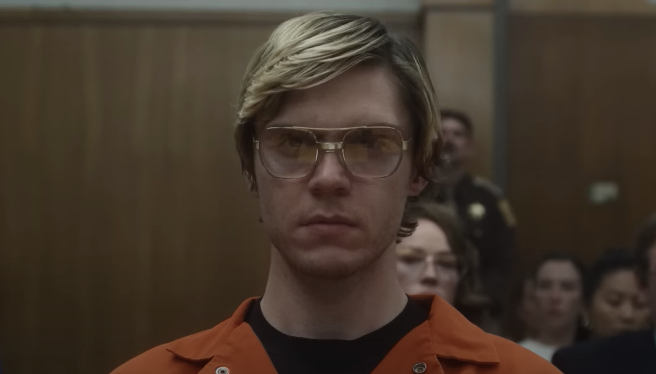 Jeffrey Dahmer (Evan Peters) - Dahmer