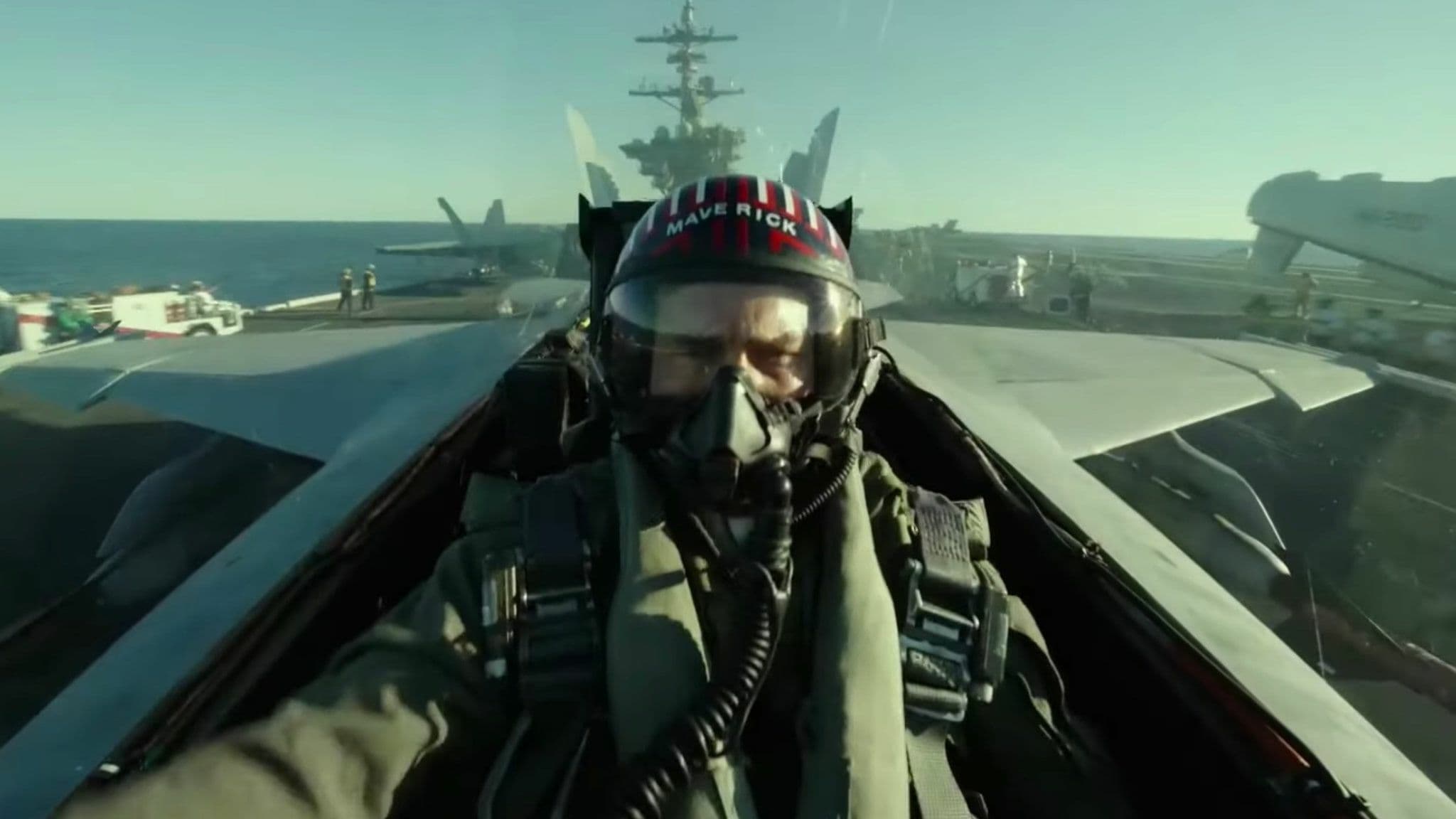 Pete "Maverick" Mitchell (Tom Cruise) - Top Gun : Maverick