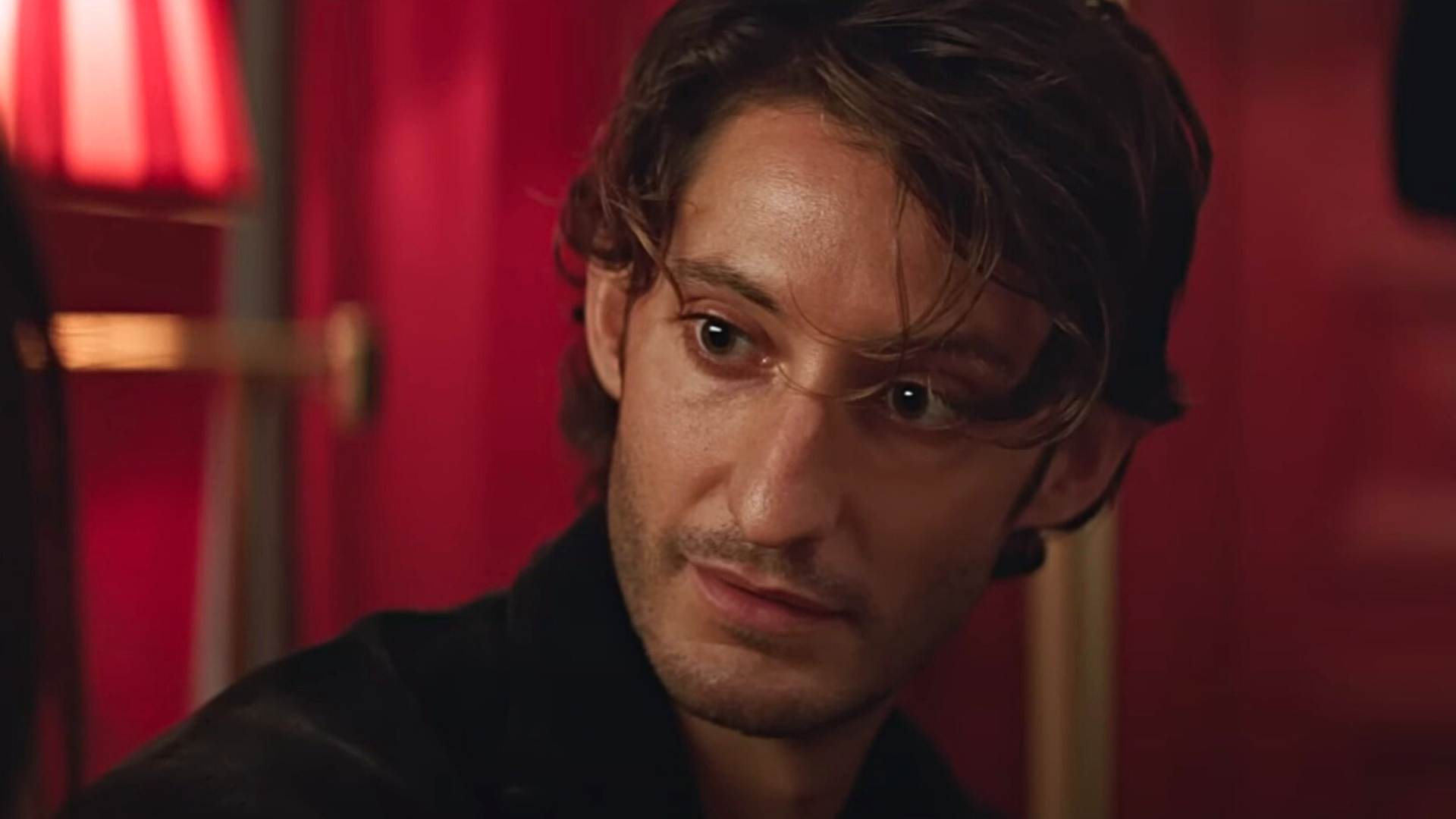 Pierre Niney - Mascarade