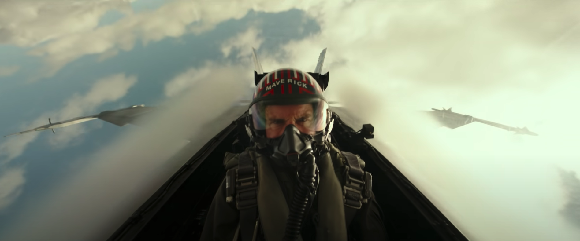 Pete "Maverick" Mitchell (Tom Cruise) - Top Gun : Maverick