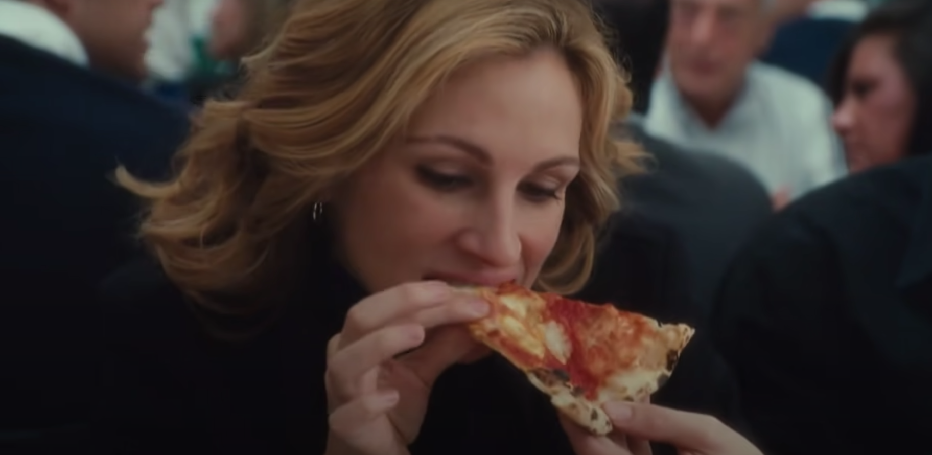 Elizabeth Gilbert (Julia Roberts) - Mange, prie, aime