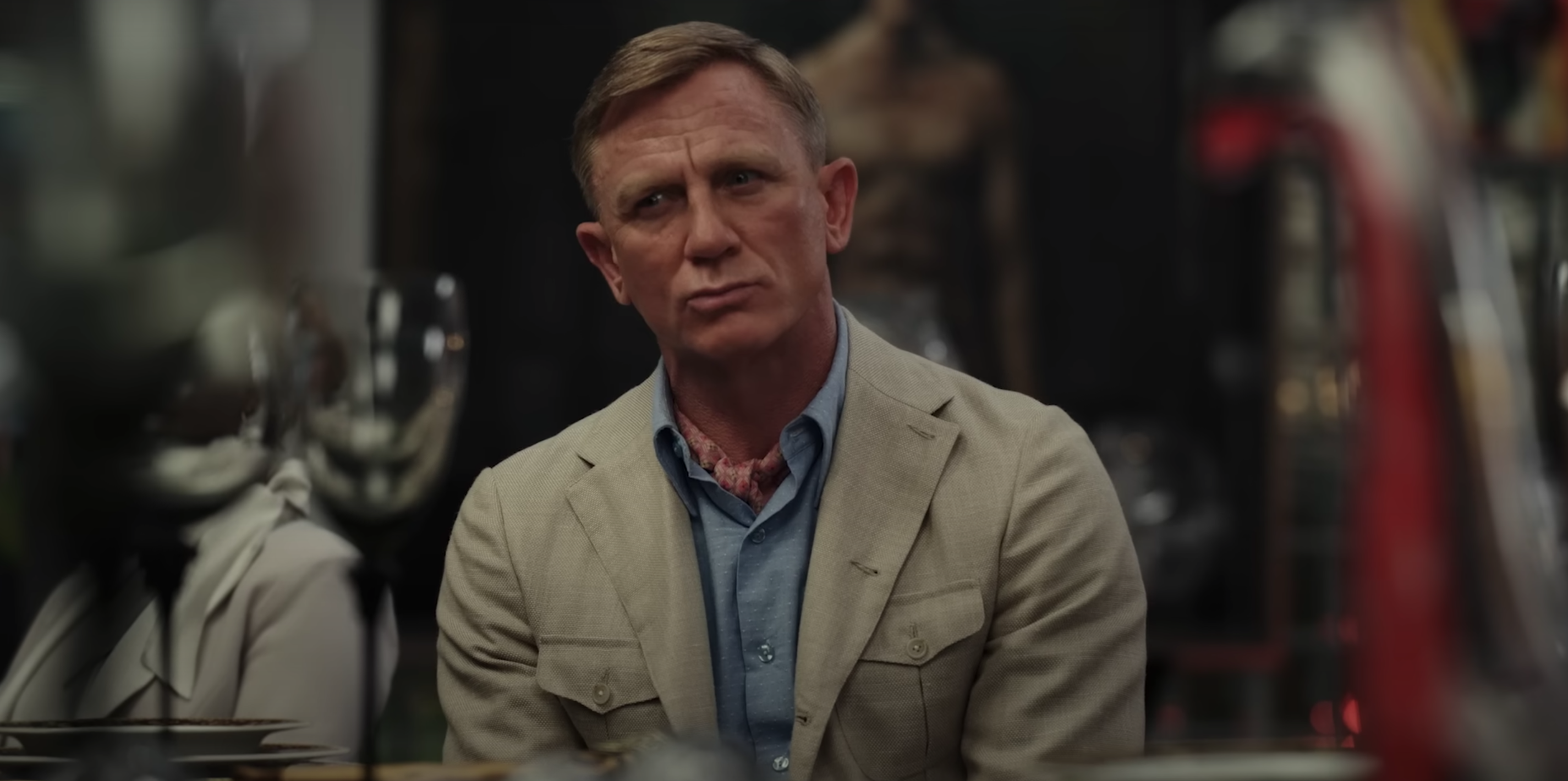 Benoit Blanc (Daniel Craig) - Glass Onion