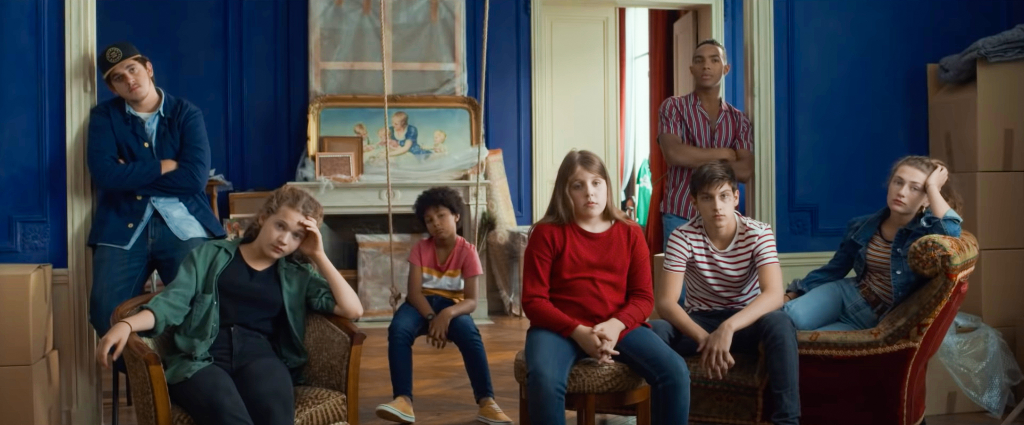 Oscar (Lilian Dugois), Juliette (Chan Aglat), Gulliver (Sadio Diallo), Clara (Violette Guillon), Eliot (Benjamin Douba Paris), Bastien (Teïlo Azaïs) et Léopoldine (Luna Aglat) - C'est quoi cette mamie ?!