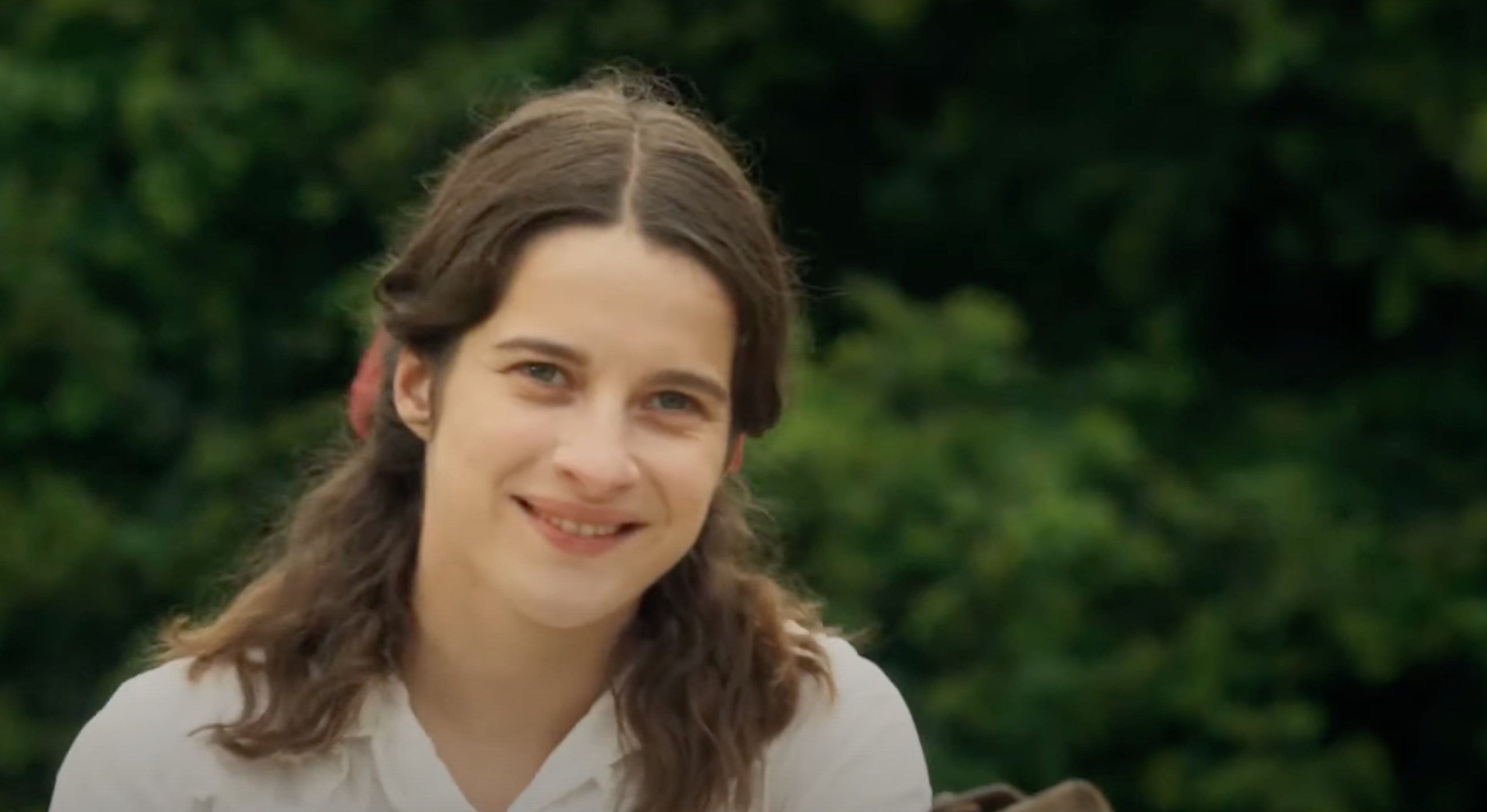 Amélie (Rebecca Marder) - La Grande magie