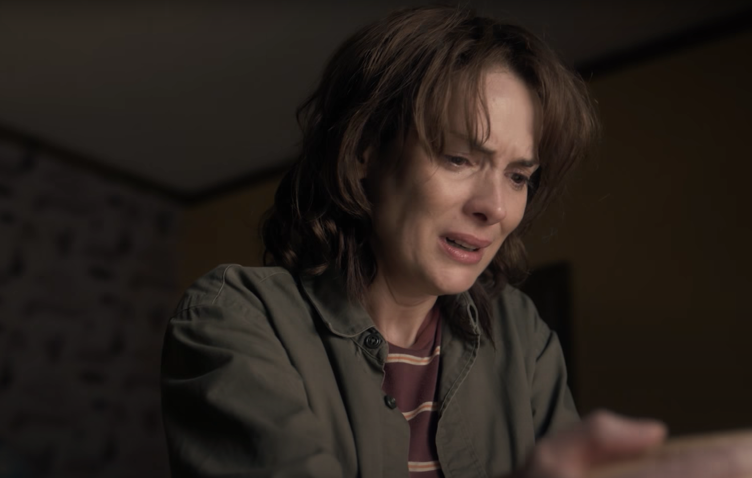 Joyce Byers (Winona Ryder) - Stranger Things