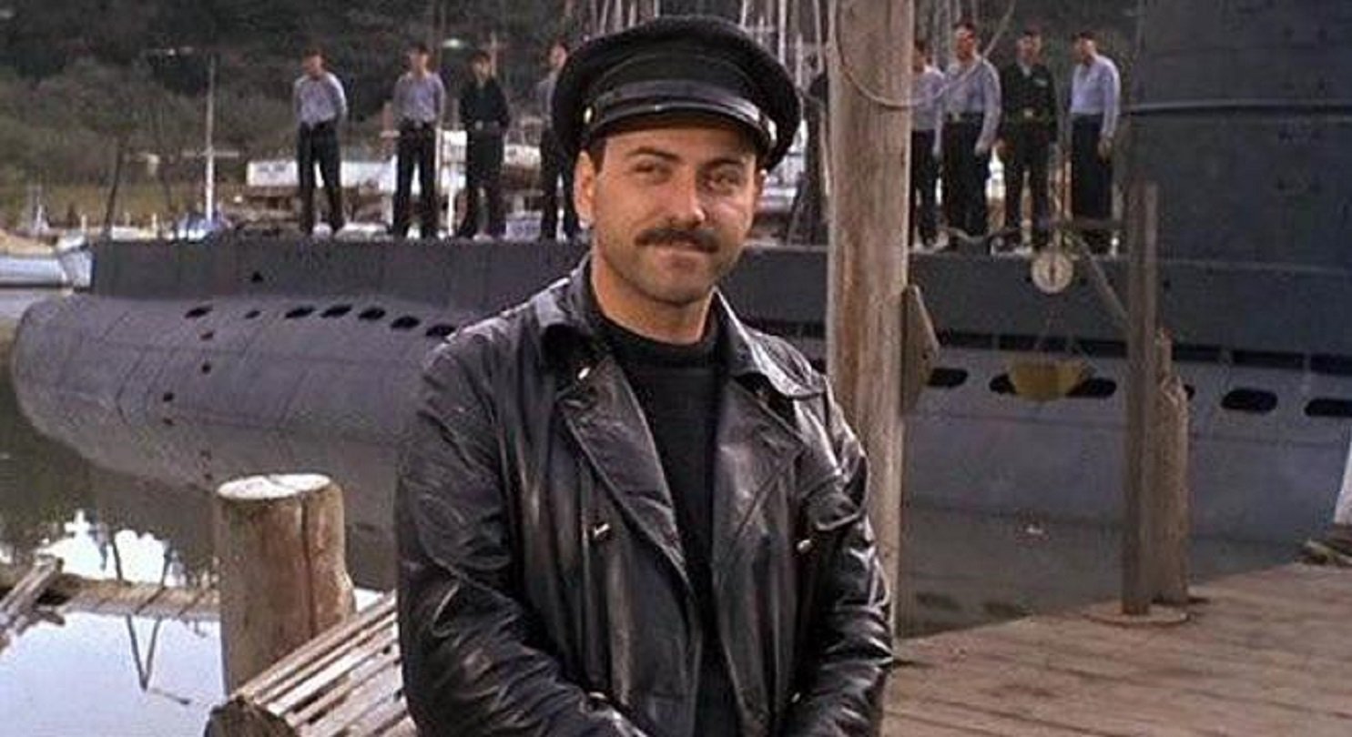 Lieutenant Rozanov (Alan Arkin) - Les Russes arrivent