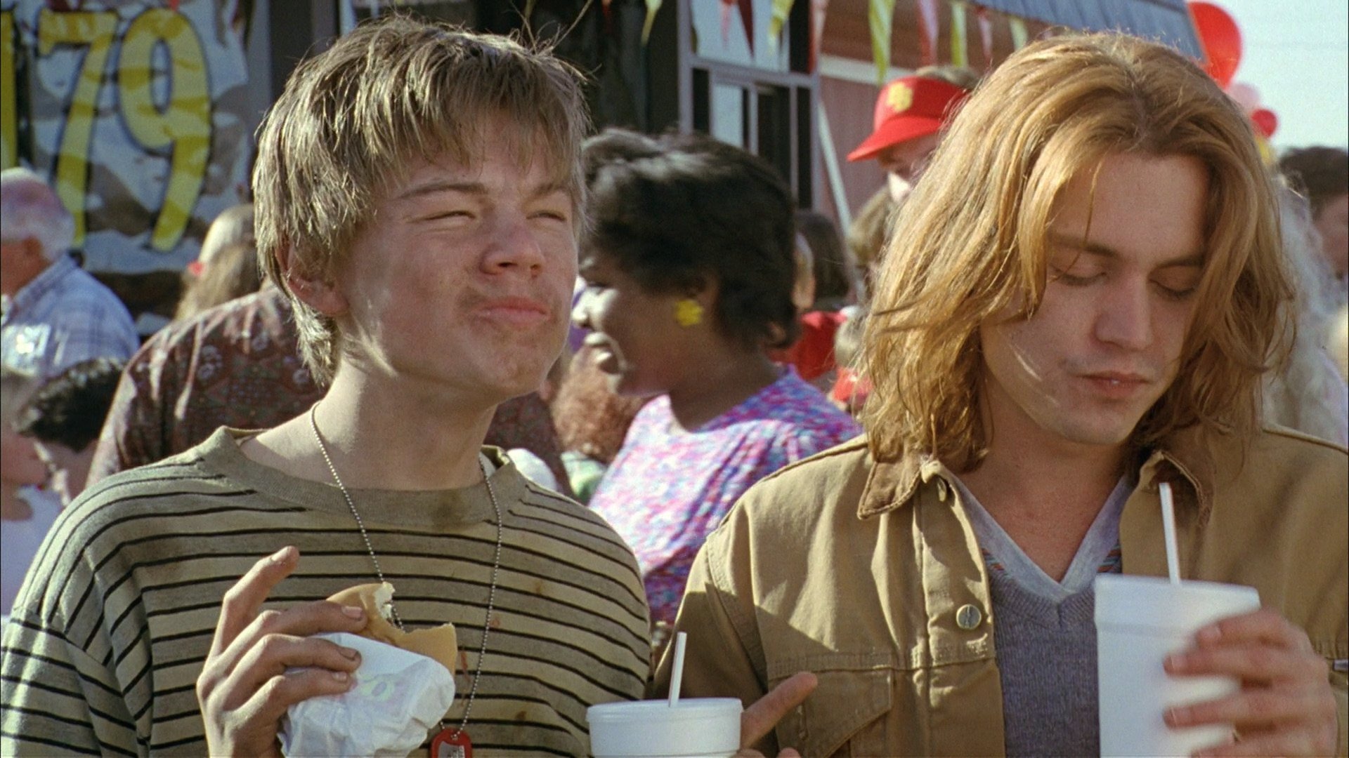 Leonardo DiCaprio et Johnny Depp dans le film Gilbert Grape Leonardo DiCaprio et Johnny Depp dans le film Gilbert Grape