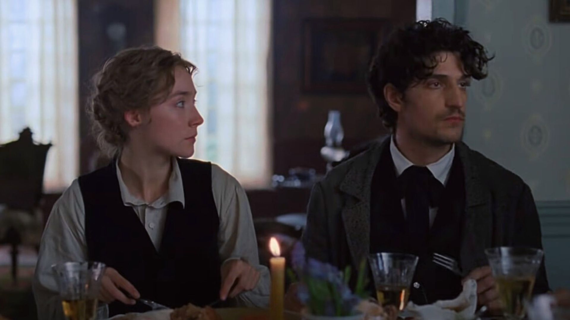 Saoirse Ronan et Louis Garrel - Les Filles du docteur March ©Columbia Pictures