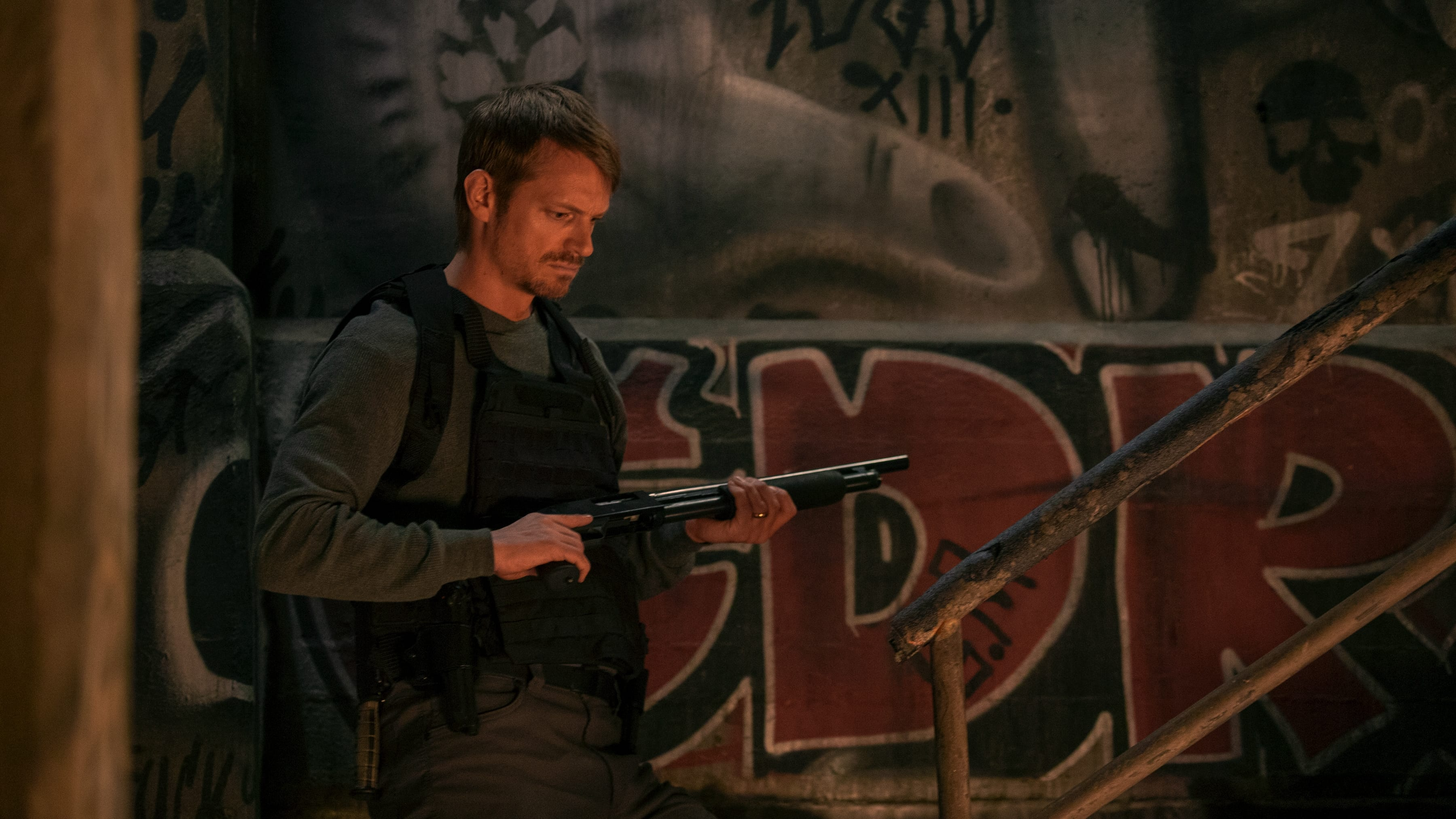 Godlock (Joel Kinnaman) - Silent Night